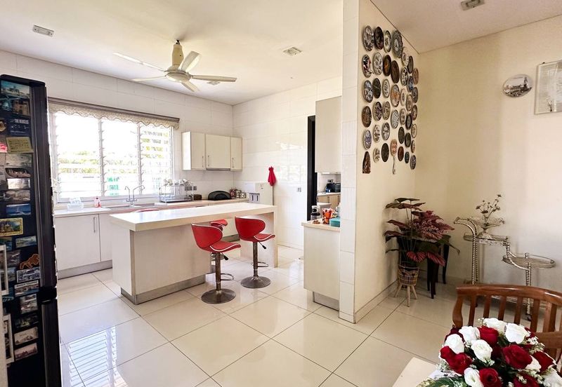 Titian, Bukit Jelutong