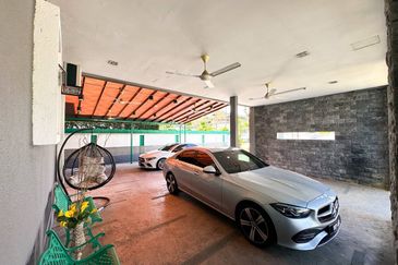 Titian, Bukit Jelutong