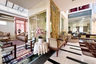 Titian, Bukit Jelutong