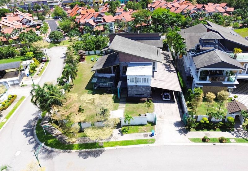 Titian, Bukit Jelutong