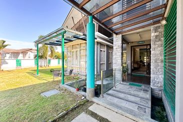 Titian, Bukit Jelutong