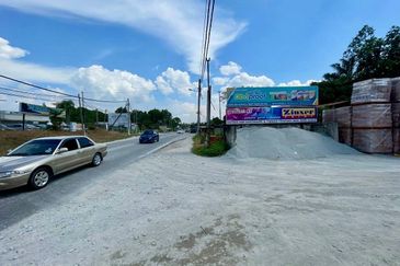 Kampung Sungai Serai, Hulu Langat, Selangor Land with Warehouse For Sale