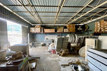 Kampung Sungai Serai, Hulu Langat, Selangor Land with Warehouse For Sale