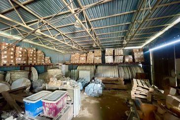 Kampung Sungai Serai, Hulu Langat, Selangor Land with Warehouse For Sale