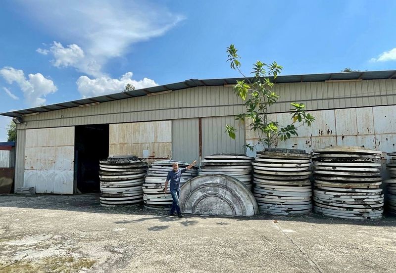 Kampung Sungai Serai, Hulu Langat, Selangor Land with Warehouse For Sale