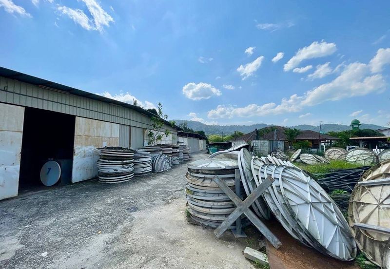 Kampung Sungai Serai, Hulu Langat, Selangor Land with Warehouse For Sale