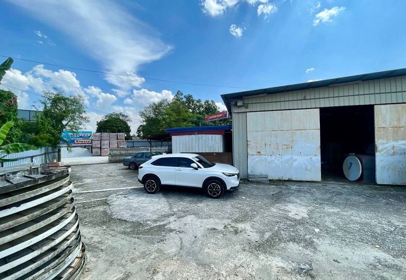 Kampung Sungai Serai, Hulu Langat, Selangor Land with Warehouse For Sale