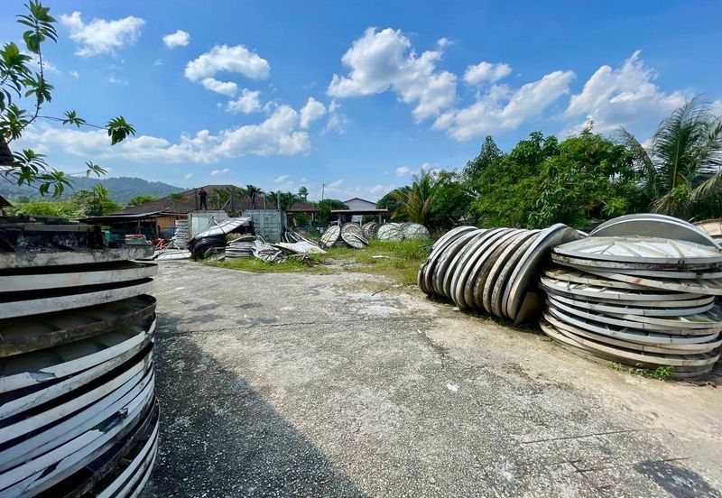 Kampung Sungai Serai, Hulu Langat, Selangor Land with Warehouse For Sale