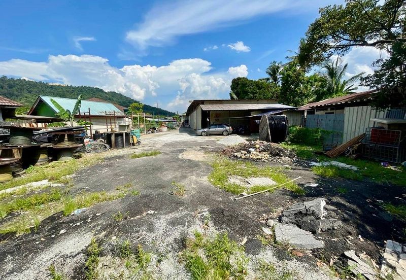 Kampung Sungai Serai, Hulu Langat, Selangor Land with Warehouse For Sale
