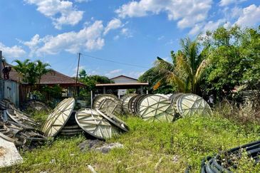 Kampung Sungai Serai, Hulu Langat, Selangor Land with Warehouse For Sale