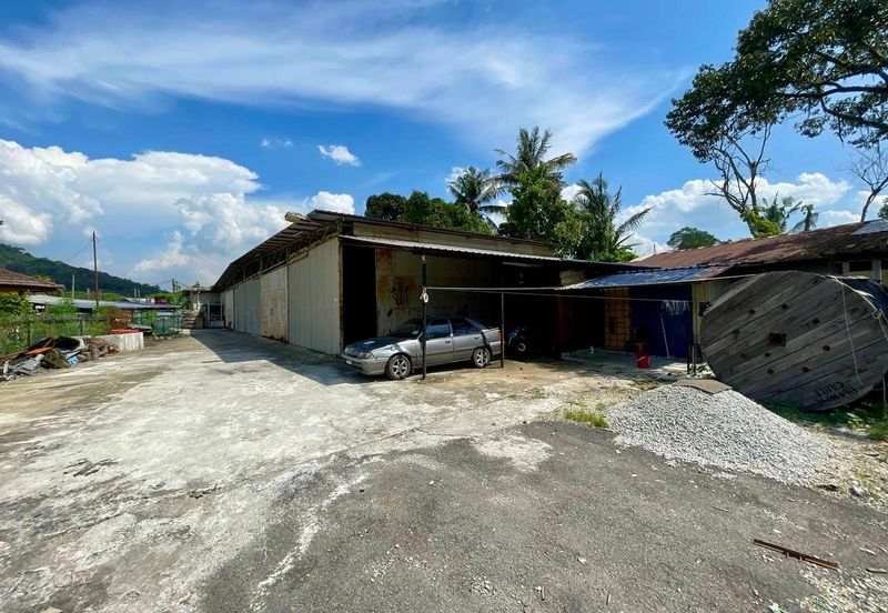 Kampung Sungai Serai, Hulu Langat, Selangor Land with Warehouse For Sale