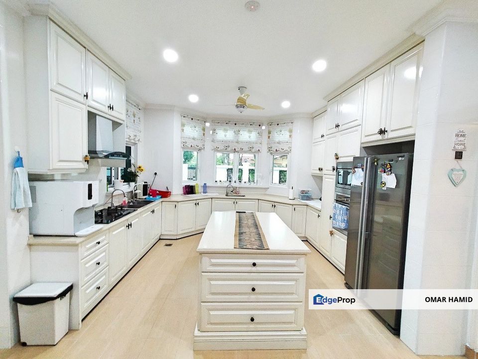 Seksyen 10, Shah Alam, Selangor Bungalow House For Sale, Selangor, Shah Alam