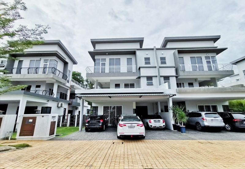 Perdana Lakeview East