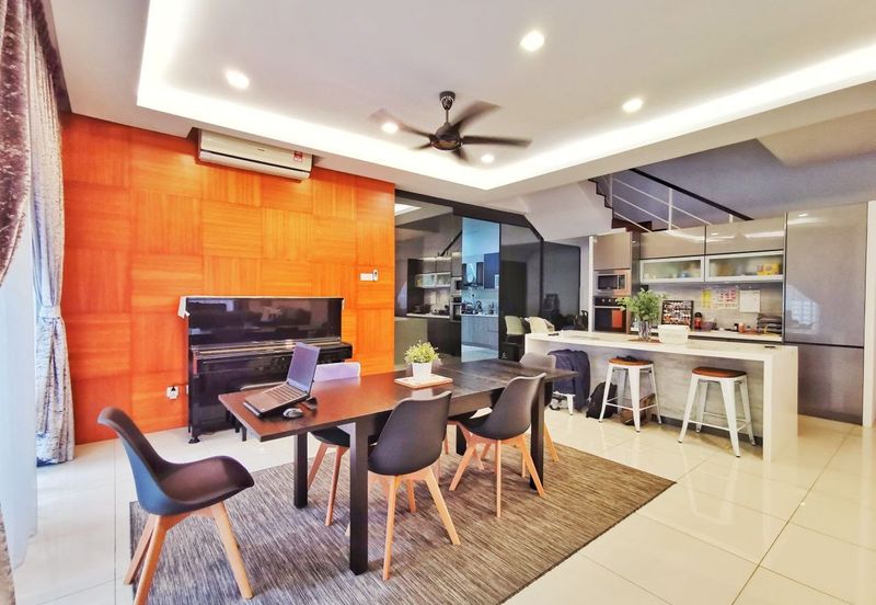 Perdana Lakeview East