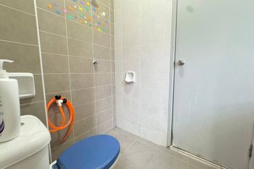 Taman Tasik Semenyih (Lake Residence)