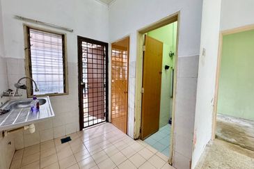 Seksyen 2 Bandar Bukit Mahkota