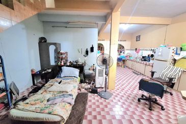 Taman Lembah Keramat AU5