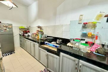 Jalan Bukit Mahkota 2/12