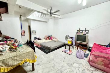 Jalan Bukit Mahkota 2/12