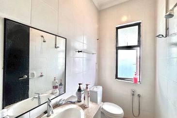 Avenue 2, Lake Valley