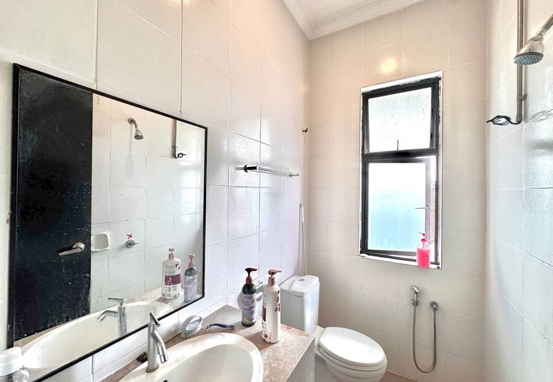 Avenue 2, Lake Valley