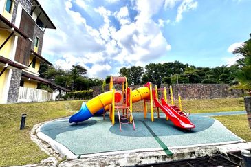 Avenue 2, Lake Valley