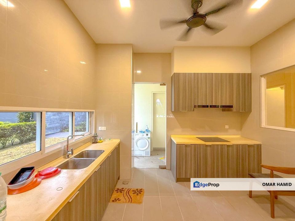 Lakefront Villa, Cyberjaya, Selangor Bungalow For Sale, Selangor, Cyberjaya