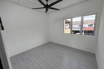 Taman Tasik Semenyih (Lake Residence)