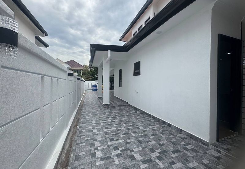 Jalan Suasana, Bandar Tun Hussein Onn