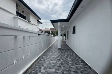 Jalan Suasana, Bandar Tun Hussein Onn