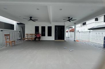 Jalan Suasana, Bandar Tun Hussein Onn