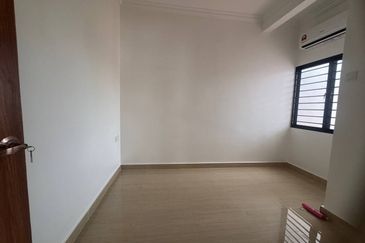 Jalan Suasana, Bandar Tun Hussein Onn