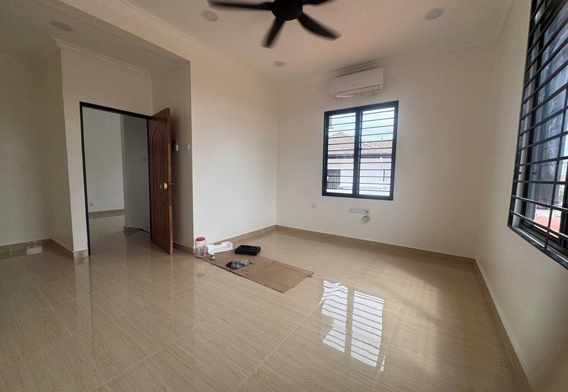 Jalan Suasana, Bandar Tun Hussein Onn