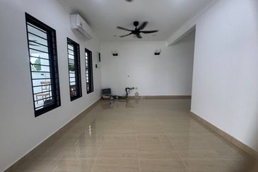 Jalan Suasana, Bandar Tun Hussein Onn