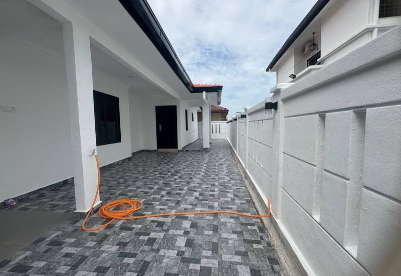 Jalan Suasana, Bandar Tun Hussein Onn