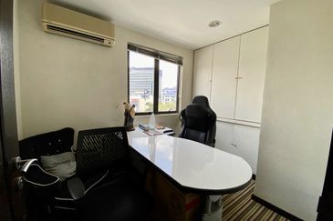 Dataran De Palma, Ampang, Selangor Office Suite For Sale