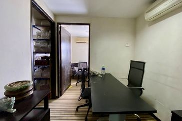 Dataran De Palma, Ampang, Selangor Office Suite For Sale