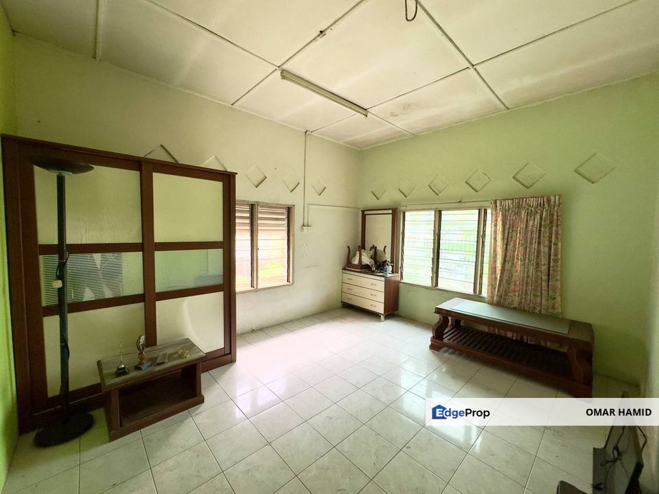 Seri Kembangan, Selangor Bungalow House For Sale, Selangor, Seri Kembangan