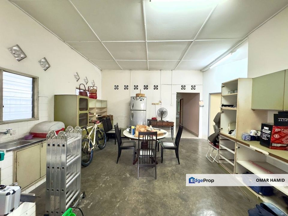 Seri Kembangan, Selangor Bungalow House For Sale, Selangor, Seri Kembangan