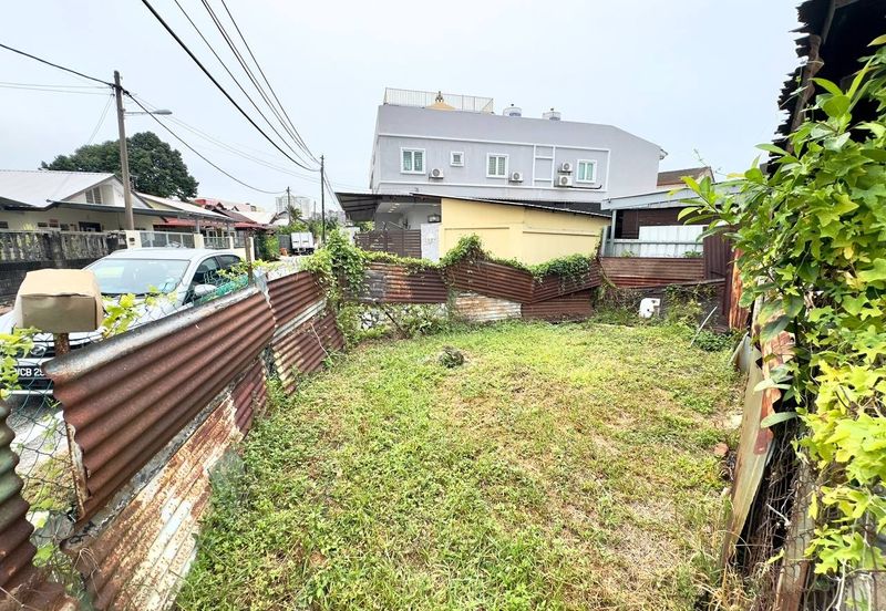 Seri Kembangan, Selangor Bungalow House For Sale