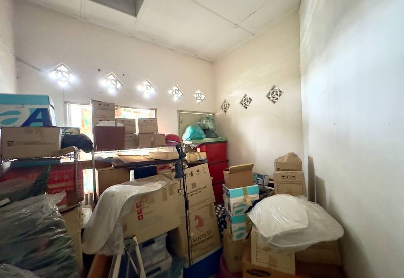 Seri Kembangan, Selangor Bungalow House For Sale