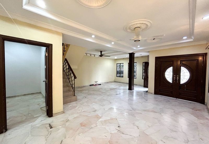 Jalan Suasana, Bandar Tun Hussein Onn