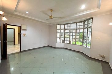 Jalan Suasana, Bandar Tun Hussein Onn