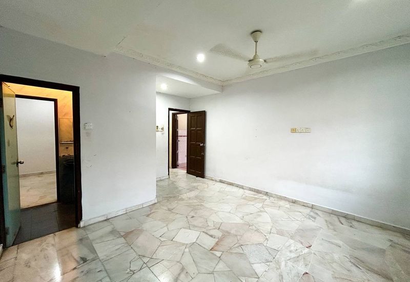 Jalan Suasana, Bandar Tun Hussein Onn