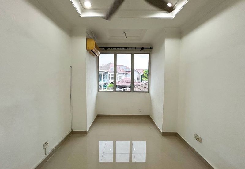 Jalan Suasana, Bandar Tun Hussein Onn