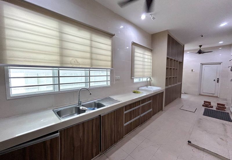 Avenue 6, Bandar Tun Hussein Onn