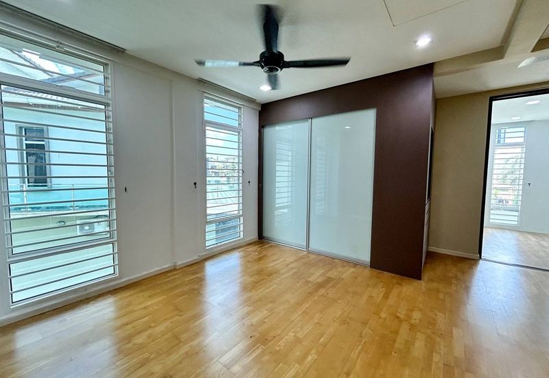 Avenue 6, Bandar Tun Hussein Onn