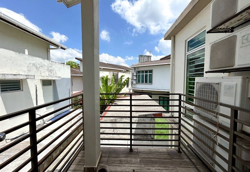 Avenue 6, Bandar Tun Hussein Onn