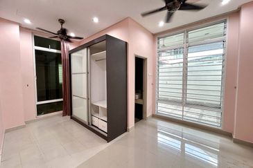 Avenue 6, Bandar Tun Hussein Onn