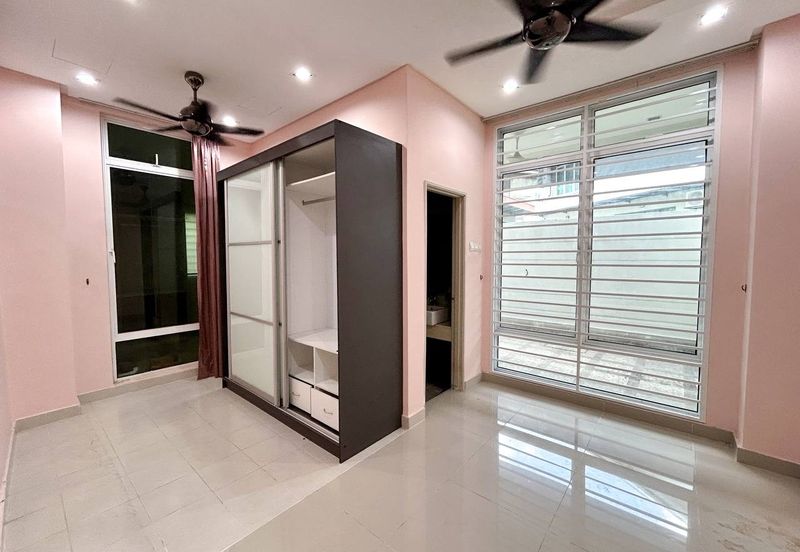 Avenue 6, Bandar Tun Hussein Onn